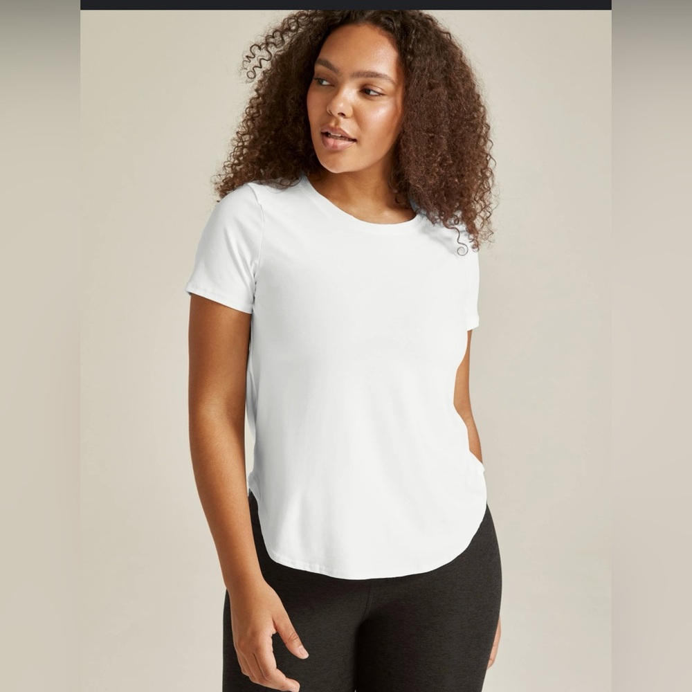 Beyond Yoga White Short Sleeve Crew Tee